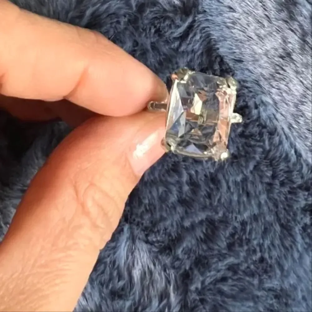 Exaggerated large cut stunning diamond wedding ring